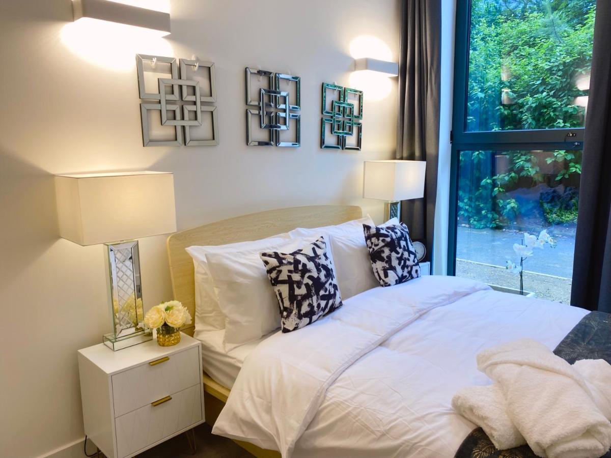 Newpointe Stunning 1-Bedroom Serviced Apartment Milton Keynes Buitenkant foto