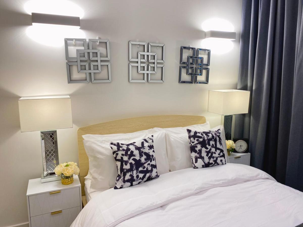 Newpointe Stunning 1-Bedroom Serviced Apartment Milton Keynes Buitenkant foto